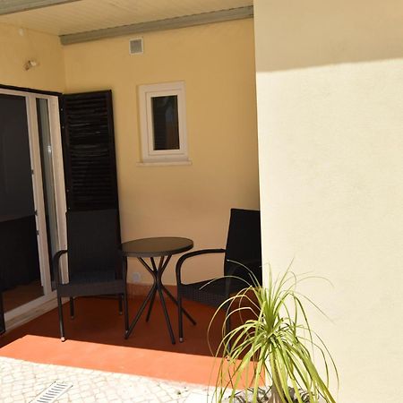 Family House Hotel Lagos Bagian luar foto