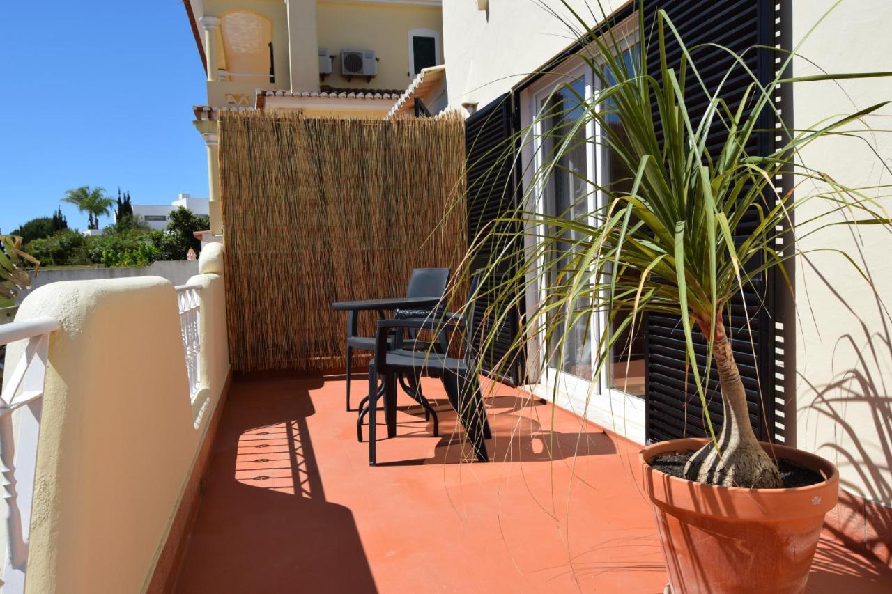 Family House Hotel Lagos Bagian luar foto