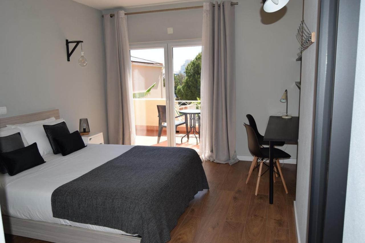 Family House Hotel Lagos Bagian luar foto