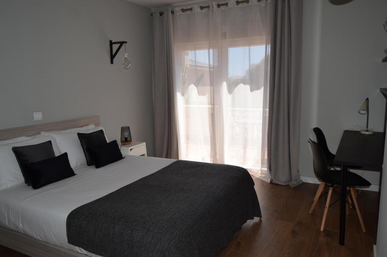 Family House Hotel Lagos Bagian luar foto