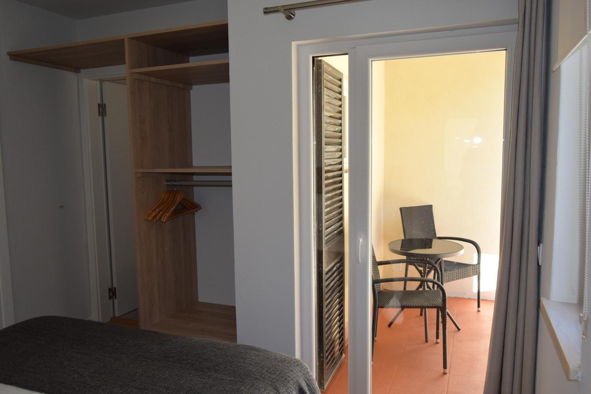 Family House Hotel Lagos Bagian luar foto