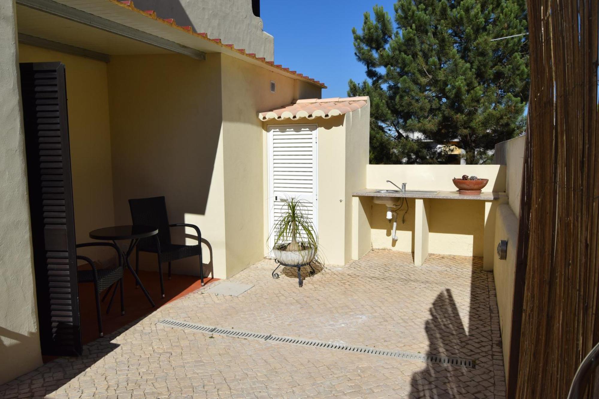 Family House Hotel Lagos Bagian luar foto